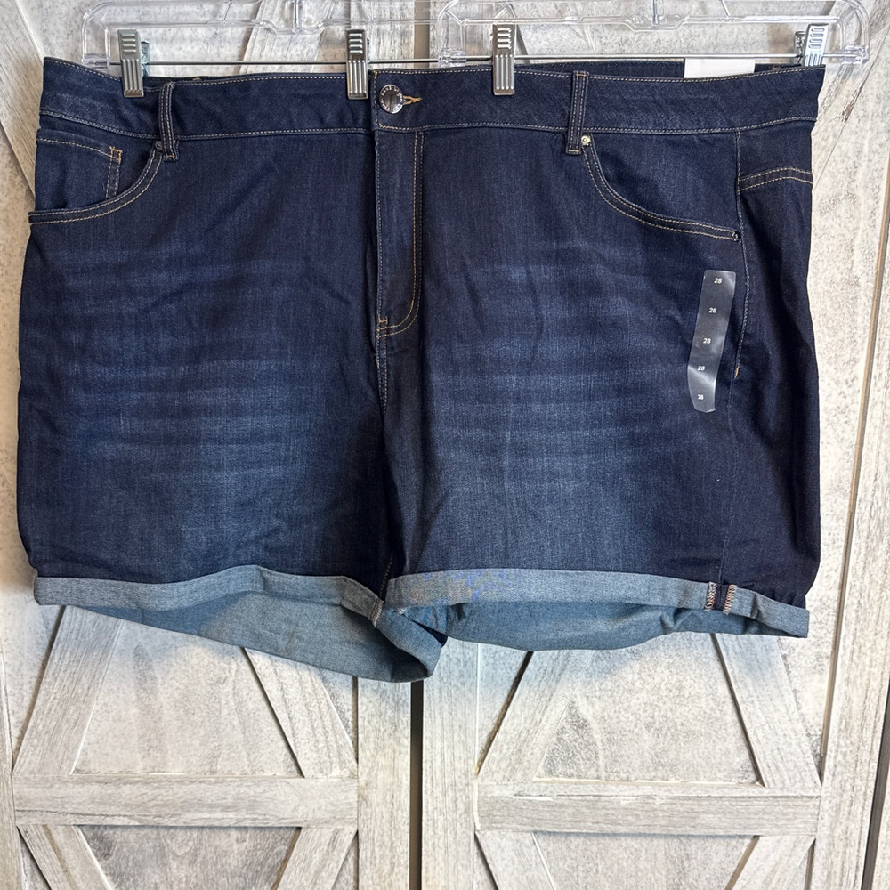 Lane Bryant denim girlfriend shorts Sz 28